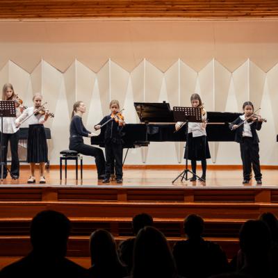 Pāvula Jurjāna mūzikas skolas audzēkņu koncerta dalībnieki